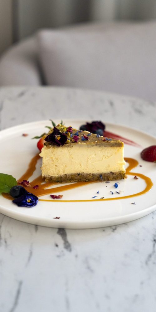 Sernik z pistacjami – elegancki deser z Restauracji Artemida w Ustroniu